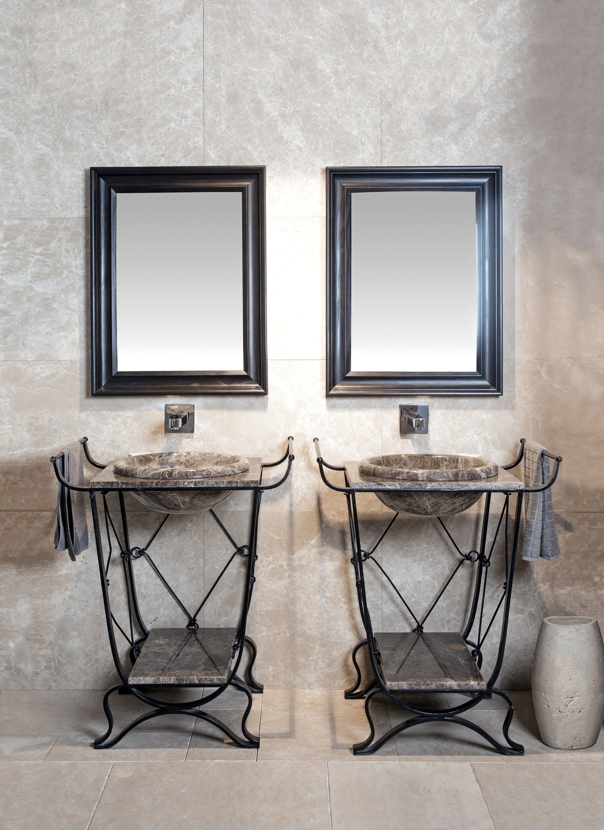 Lucca — natural stone basin