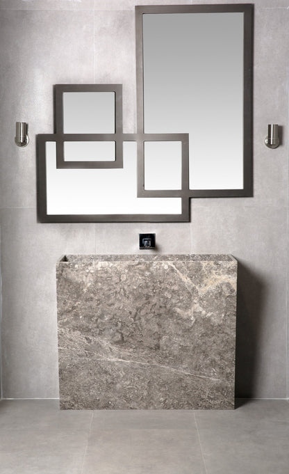 Ferrara — natural stone pedestal