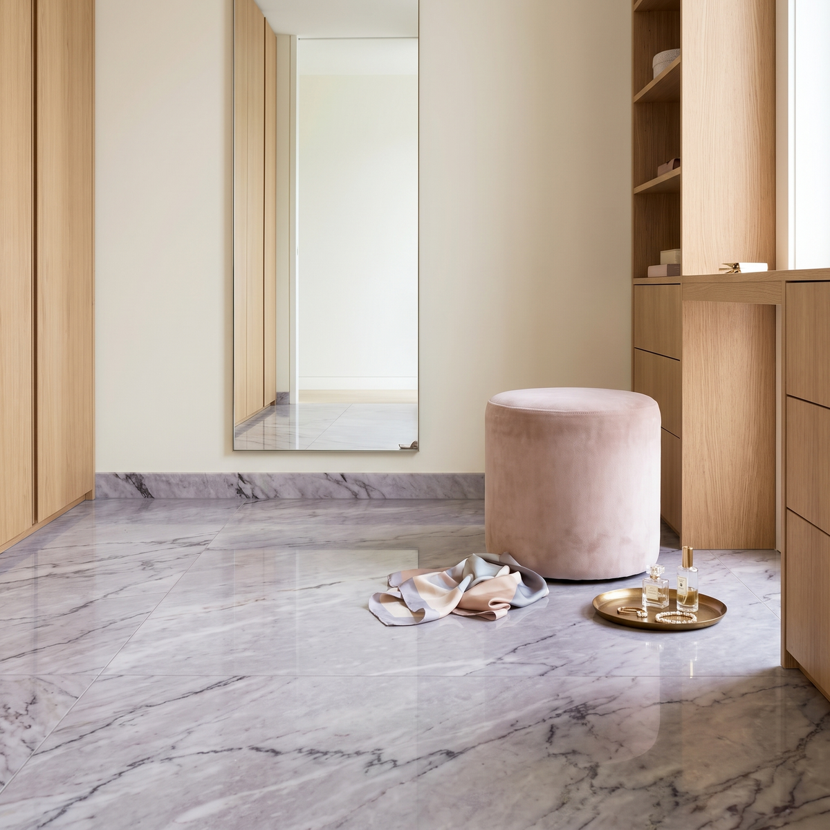 Roman Lilac marble floor in a refined dressing room